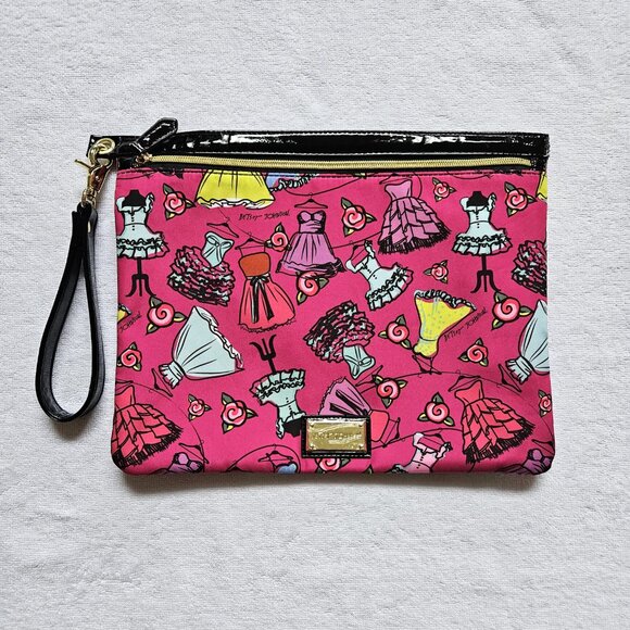 BETSEY JOHNSON, Set of 3 travel cosmetic bags in hot pink classic Betsey print! - Picture 3 of 12